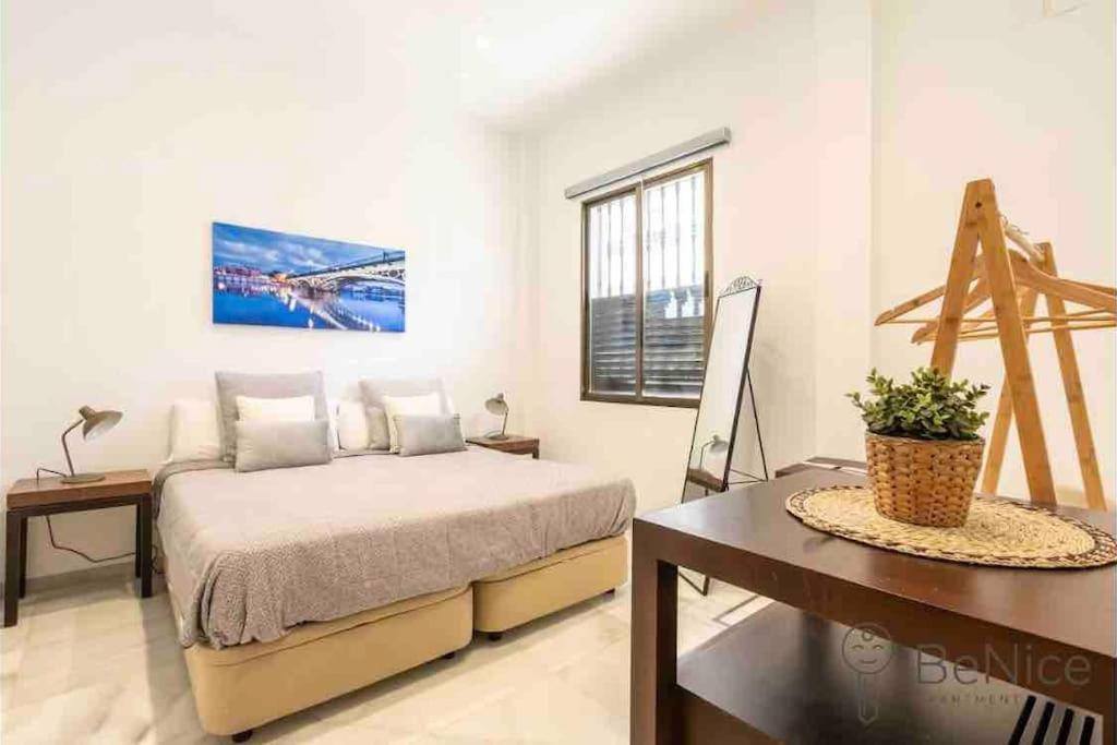 Luxury Apartamento Sevilla Centro -Triana Luaran gambar