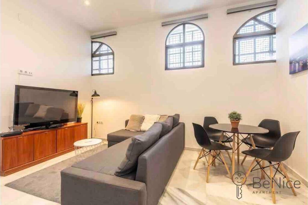 Luxury Apartamento Sevilla Centro -Triana Luaran gambar